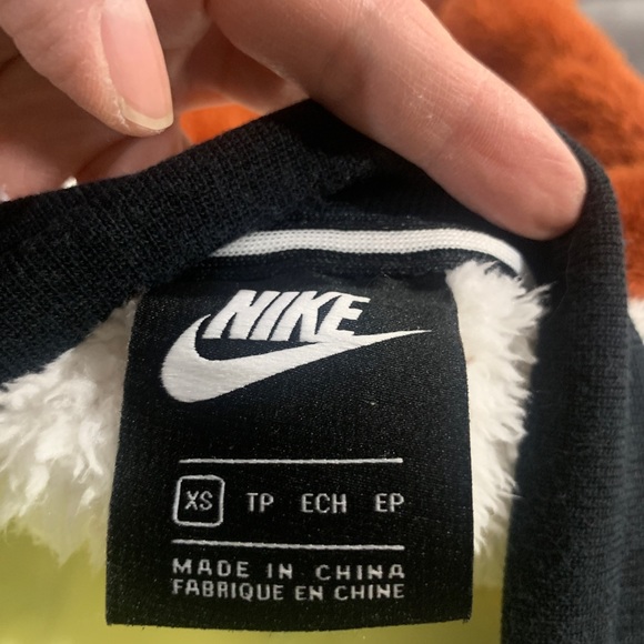 Nike XS “wolf” sherpa jacket, zip front, burnt Orange color, varsity/bomber - Picture 6 of 7